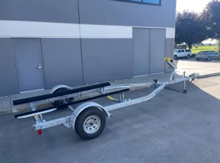 Highliner CL30-20 Surge Trailer
